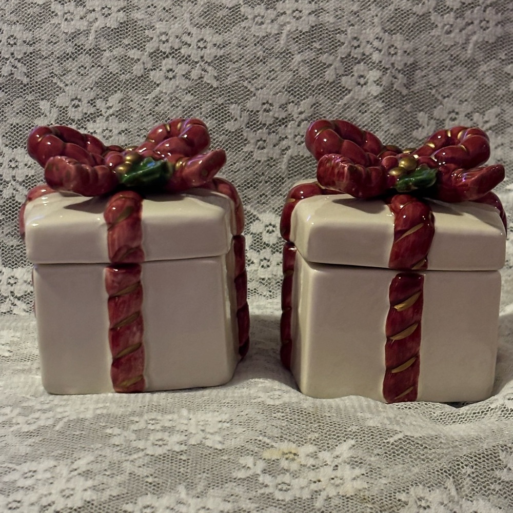 2 pcs Fitz and Floyd Trinket Boxes